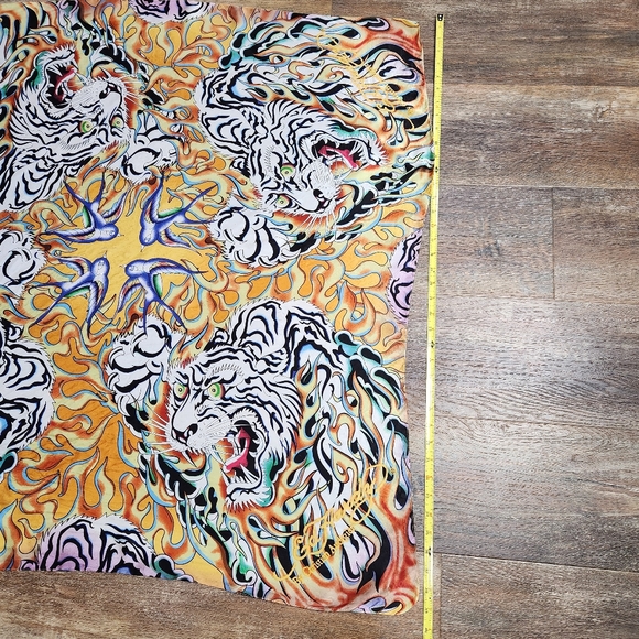 Wearable Art With This Vintage Ed Hardy Scarf 39" X 39" - Picture 7 of 12